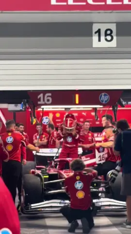 Prince of Monaco, King of Marina Bay 👑  @Charles Leclerc   #singporegrandprix #scuderiaferrarif1 #fyp #f1pitlane #charlesleclerc 