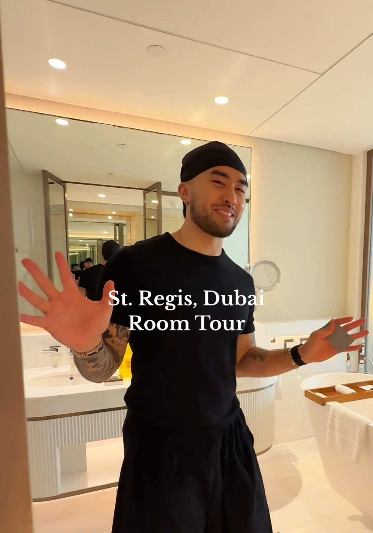If you’re looking to stay in Dubai, @St. Regis is the PERFECT balance between luxury and affordability 🤝🏼 #dubai #Lifestyle #travel #traveltiktok #hotelroom 