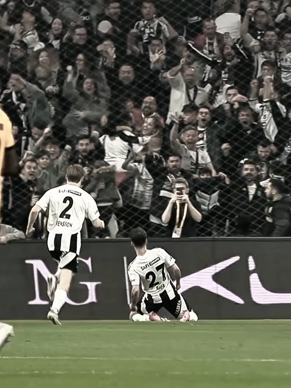 Geliyoruz @galatasaray . . . #beşiktaş #galatasaray #liverpool #fyppp 