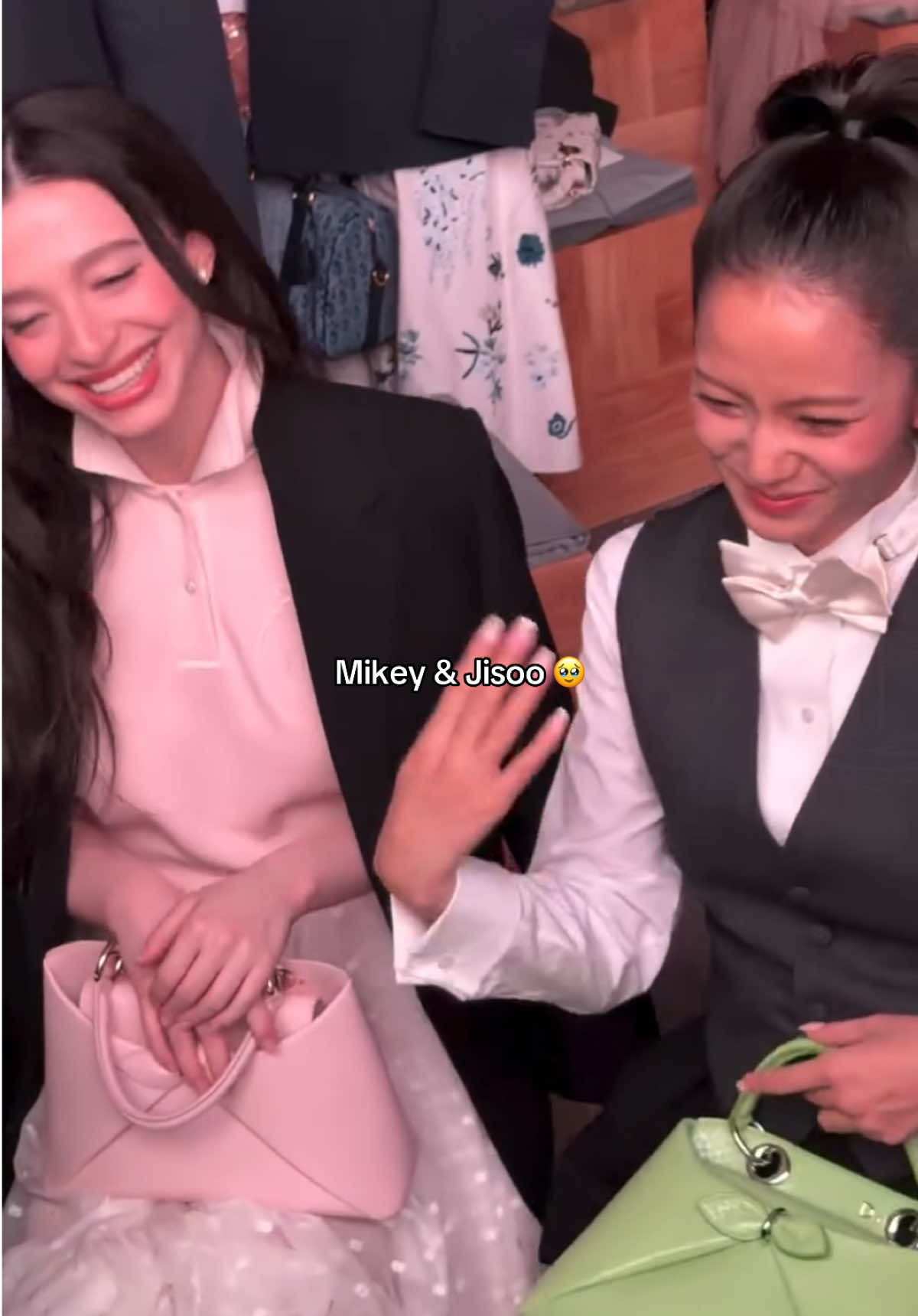 Mikey Madison & Jisoo at Dior SS26 show 🥹 #LisLove #jisoo #blackpink #celebrity #viraltiktok 