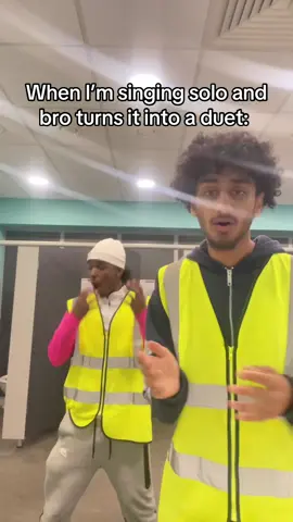 Bro dropped his phone at the end aswell 😭🙏 #huzyreacts #bro #warehouse #fyp #duet @AbzsAziz 