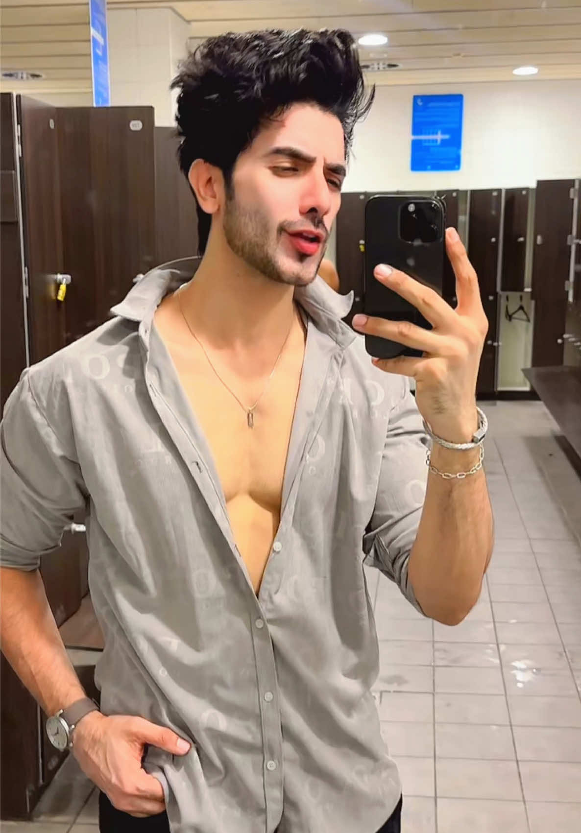 Short hairs or long hairs ? Which one suits me more?  #umairchfam #spain #foryou #viral #cool 