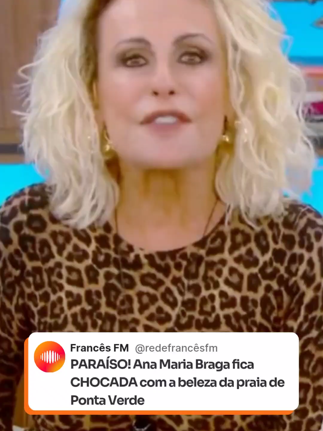 A Praia de Ponta Verde, em Maceió, encantou Ana Maria Braga durante o programa Mais Você, sendo destacada como um verdadeiro paraíso comparável aos cenários mais bonitos do mundo. A apresentadora ressaltou as águas calmas e cristalinas, os coqueiros que molduram a paisagem e as piscinas naturais formadas pelos recifes na maré baixa, mostrando que cada olhar para o mar é um espetáculo à parte. A repercussão do programa reforça o status de Ponta Verde como um dos destinos turísticos mais cobiçados do Brasil. Combinando beleza natural e infraestrutura local, a praia atrai turistas em busca de relaxamento, natureza e experiências inesquecíveis, consolidando Maceió como um verdadeiro refúgio tropical. 🗞: jornal da francês
