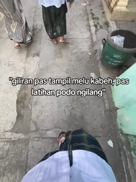 😂 Giliran Show pada Muncul, Latihan pada Hilang! Fenomena abadi yang selalu bikin geleng kepala: 👉 Pas giliran tampil, semua langsung hadir. 👉 Tapi pas latihan… entah ke mana perginya. 🤣 Konten ini cocok buat kamu yang sering ngalamin drama tim, komunitas, atau grup band/kelas. Relate banget kan? ✨ #hadrohsholawat #anakhadroh #fyppppppppppppppppppppppp #foryoupage #masukberanda 