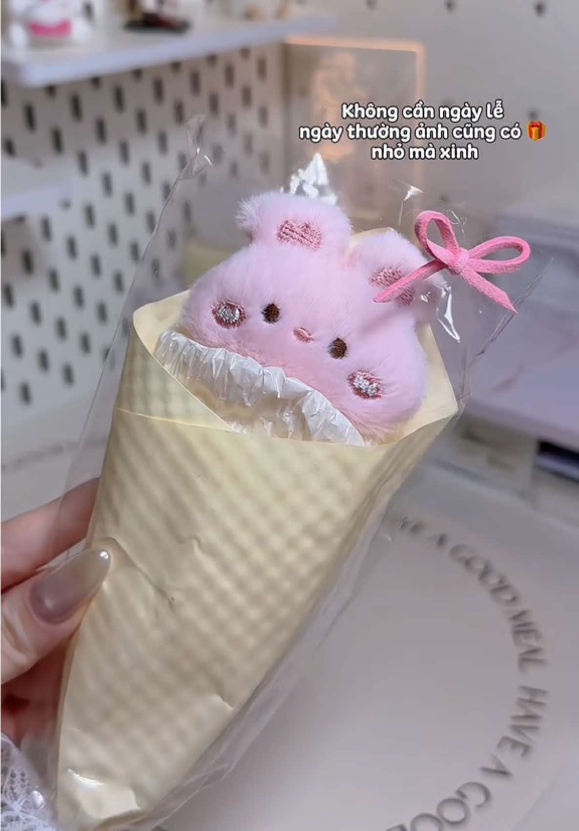 Ỏ dễ thương 🥹 #hoagaumini #hoa #gau #luciunbox #quatangnguoiyeu 