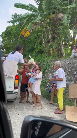 While driving to the northern part of Cebu, I realized how blessed I am to be a Cebuano. Seeing countless volunteers, trucks of relief goods heading to the Norte, and the grateful smiles of people for even our small offer, it’s truly incredible. 💙 Special thanks to my S-Presso 🚗💦  overload in passengers and water bottles, yet still a monster on the road! 😂 #fyp #bangoncebu #cebu #earthquake #spresso 