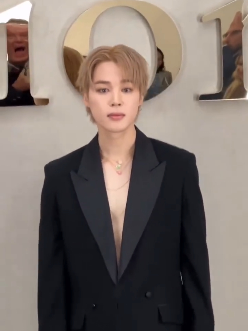 Jimin at @Dior #ss2026 #jiminxdior #pfw25 #parisfashionweek @BTS 
