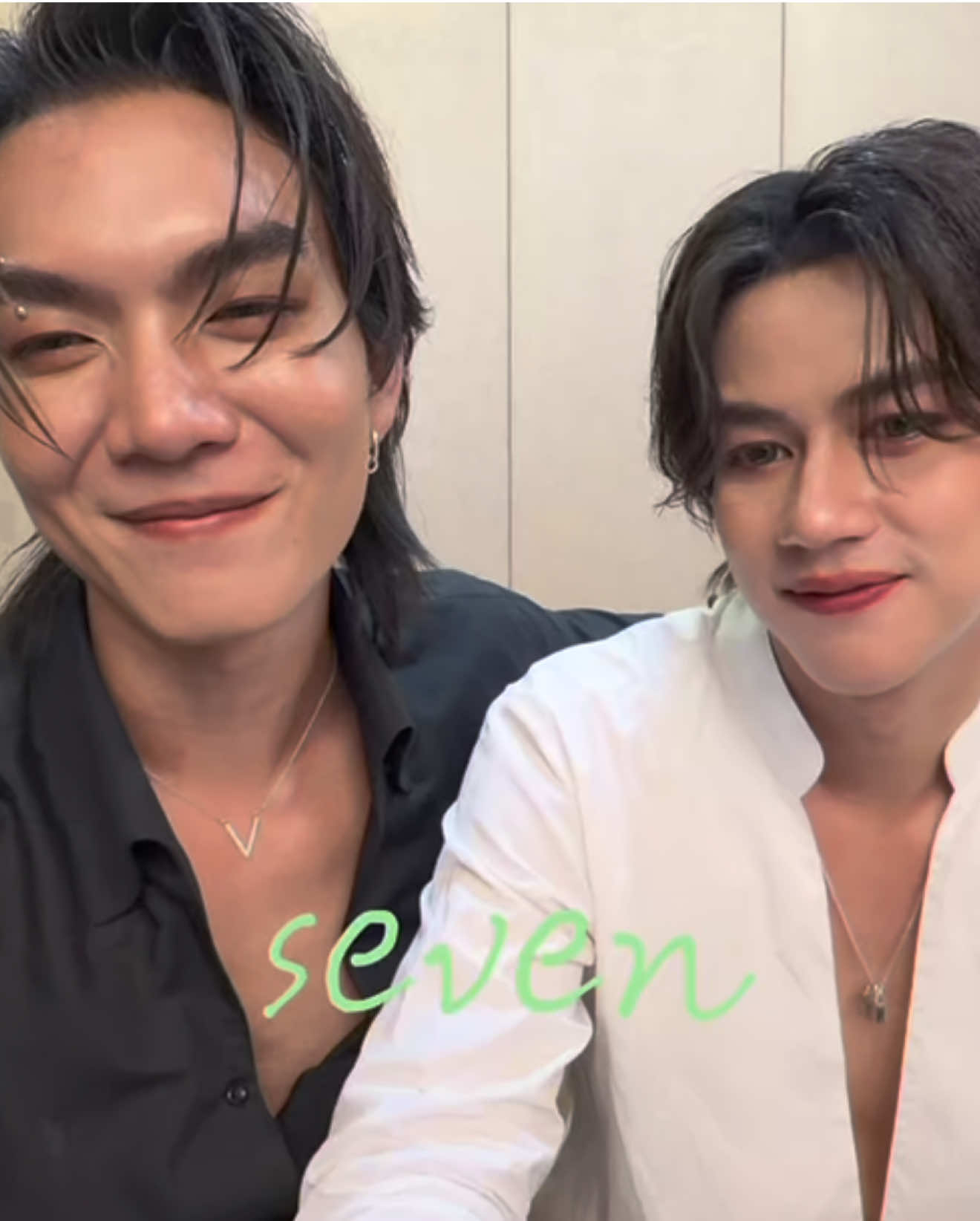 ฉันพยายามอย่างมากที่จะใช้ภาษาไทยเพื่อแสดงความรู้สึกของตัวเอง พูดจริงๆ นะที่ไปงานพบปะที่กรุงเทพไม่ได้นี่รู้สึกเสียดายมาก แต่ไม่เป็นไรนะ ยังมีโอกาสได้พบกันอีกมากมาย🥹@🤍Yong_yutt🤍 @Oatpasakorn  #BoatOat津秋拾光 #BoatOat #Boatyongyutt #Oatpasakorn