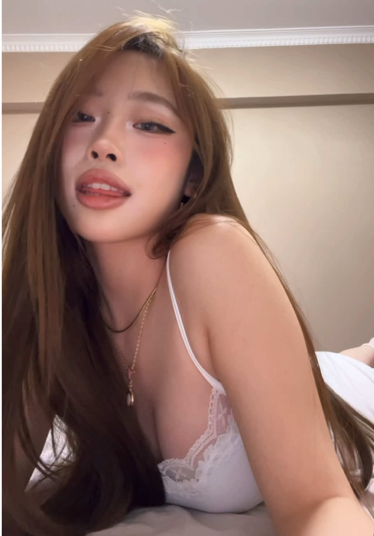 Not rly smoothed🥲I tried…:( #viral #asian #tears #sabrinacarpenter #transition 