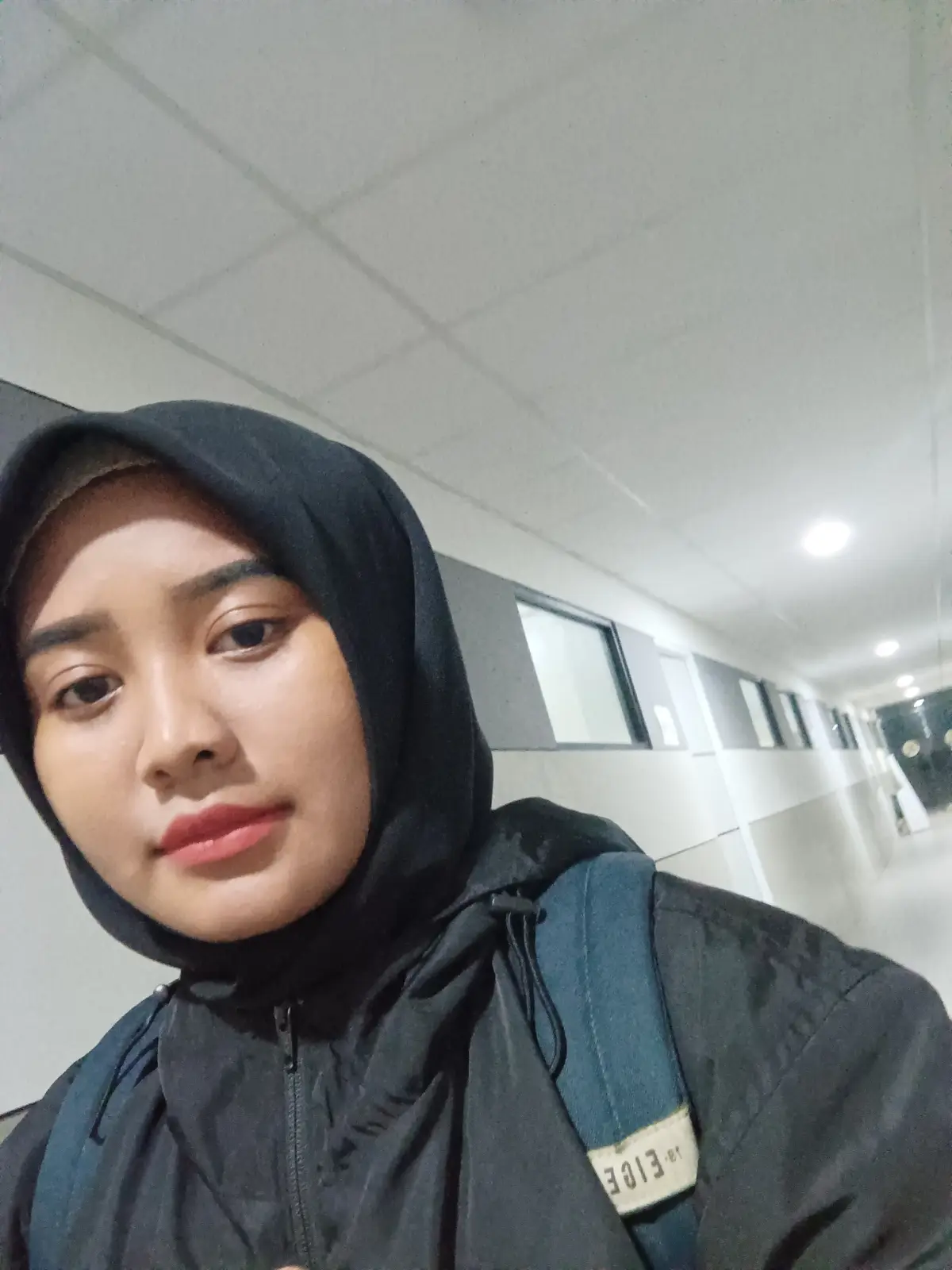 hindia  said :  seribu tuhan ini berat, bangun berpura menjadi kuat 