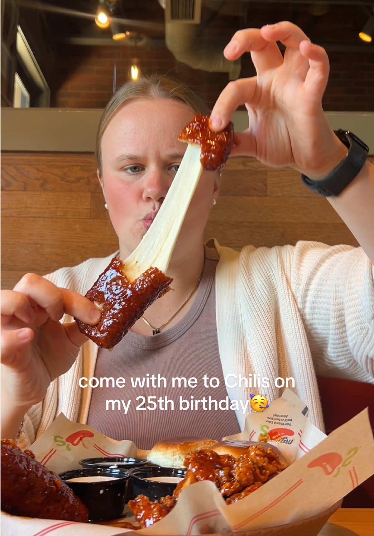 happy birthday to all my October 2nd twins!!! i love @Chili’s Grill & Bar!!!🥳 #tripledipper #eatwithme #chilismenu #birthdaylunch #mukbang 