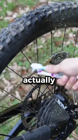 3 Bike Hacks for MTB! 🤝 Use @ridepal.app to find the best MTB trails! #mountainbike #mtb #viral #bikehacks #lifehacks 