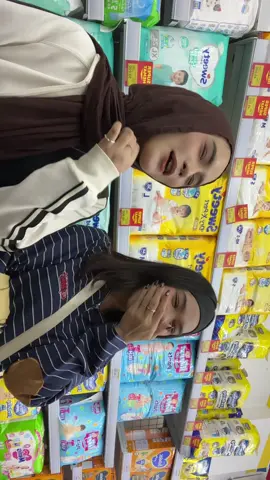 tasik aman selagi ada kita berdua wkwk😙👆🏼
