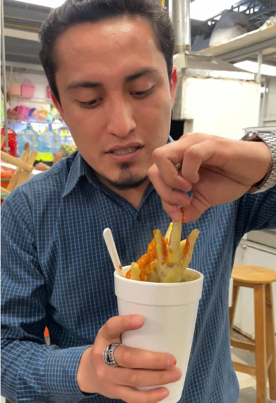 Llevo 9 años aproximadamente vendiendo estas patitas de pollo y mi especialidad es el habanero😋