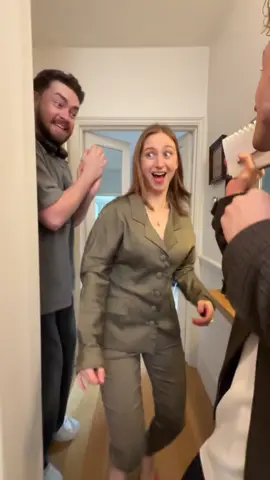 Such a warm welcome @nick white @Niall Gray #comedy #comedyskit #parody #celebrity #funny 