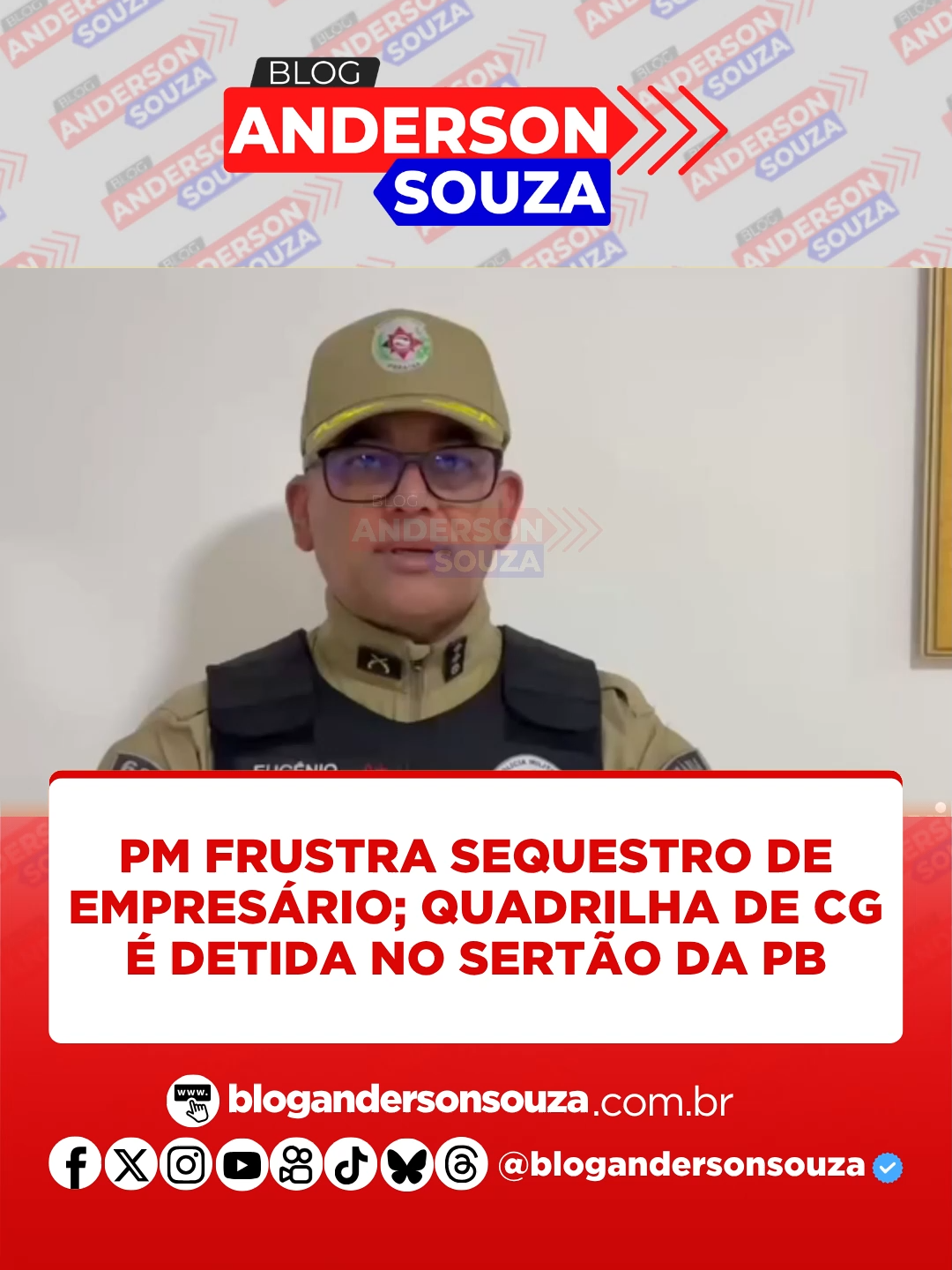 A Polícia Militar da Paraíba frustrou, na manhã desta quarta-feira (1º), um plano de sequestro contra um empresário da cidade de Bonito de Santa Fé, no Sertão paraibano. A ação ocorreu por volta das 10h, quando uma equipe que realizava patrulhamento de rotina abordou um veículo Chevrolet Agile, cor bege e placa OEM-7280, com quatro ocupantes em atitude suspeita.  De acordo com as investigações preliminares, os criminosos, oriundos de Campina Grande, estavam na cidade desde a última segunda-feira (29) e já vinham monitorando a rotina do empresário com o apoio de motociclistas. Na noite anterior, a vítima relatou que dois homens chegaram a tentar abordá-la nas proximidades de sua residência.  Na revista do carro, os policiais encontraram uma munição calibre .38 intacta, cinco celulares de diversas marcas e um iPhone 11 escondido no porta-malas, no qual havia uma notificação de um contato solicitando o envio de uma arma de fogo calibre .32. Um dos suspeitos tentou destruir seu próprio celular durante a abordagem, possivelmente para eliminar provas, e chegou a apresentar um nome falso aos militares. Após consulta no sistema, foi constatado que ele possuía mandado de prisão em aberto.  Além do grupo flagrado no veículo, os policiais localizaram um quinto suspeito em uma residência próxima, identificado como colaborador da quadrilha.  Ao todo, cinco pessoas foram detidas e levadas para a Delegacia de Polícia Civil de São José de Piranhas, junto com os celulares, o veículo e a munição apreendidos. Os investigados deverão responder por tentativa de sequestro, porte ilegal de munição, destruição de provas e envolvimento com armas de fogo.  Veja vídeo:  ↘️ Leia mais acessando o @blogandersonsouza no link da bio.  #BlogAndersonSouza #CampinaGrande #Paraiba #JoaoPessoa #Noticias