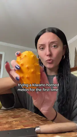 interesting #fruit #fruitmukbang #mukbang #trend #hornedmelon 