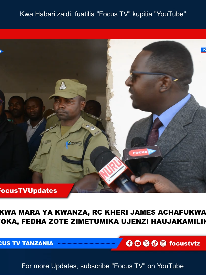 Mkuu wa Mkoa wa Iringa, Kheri James, ameonyesha kutoridhishwa na kusuasua kwa mradi wa ujenzi wa mabweni mawili katika Shule ya Sekondari ya Wasichana Ifingo, iliyopo Kata ya Kising’a Halmashauri ya Wilaya ya Kilolo mkoani Iringa, licha ya serikali kutoa shilingi milioni 260 kwa ajili ya utekelezaji wake. Kulingana na Taarifa iliyosomwa, ni kwamba kwenye Milioni 260 za Serikali, tayari Shilingi Milioni 256 zimetumika huku mradi huo ukiwa bado haujakamilika, na ili ukamilike kiasi cha zaidi ya shilingi milioni 70 kinahitajika, jambo ambalo limezua sintofahamu na kumfanya RC Kheri James kuhisi kuna michezo imefanyika katika fedha hizo. Aidha, RC James ameeleza kuwa miradi mingi katika Halmashauri ya Wilaya ya Kilolo imekuwa ikitekelezwa kwa kuyumbayumba kutokana na usimamizi mbovu wa baadhi ya viongozi na watendaji wake, huku akisisitiza kuwa serikali haitavumilia hali hiyo na uchunguzi ukifanyika hakuna atakayebaki salama. #FocusTVTanzania