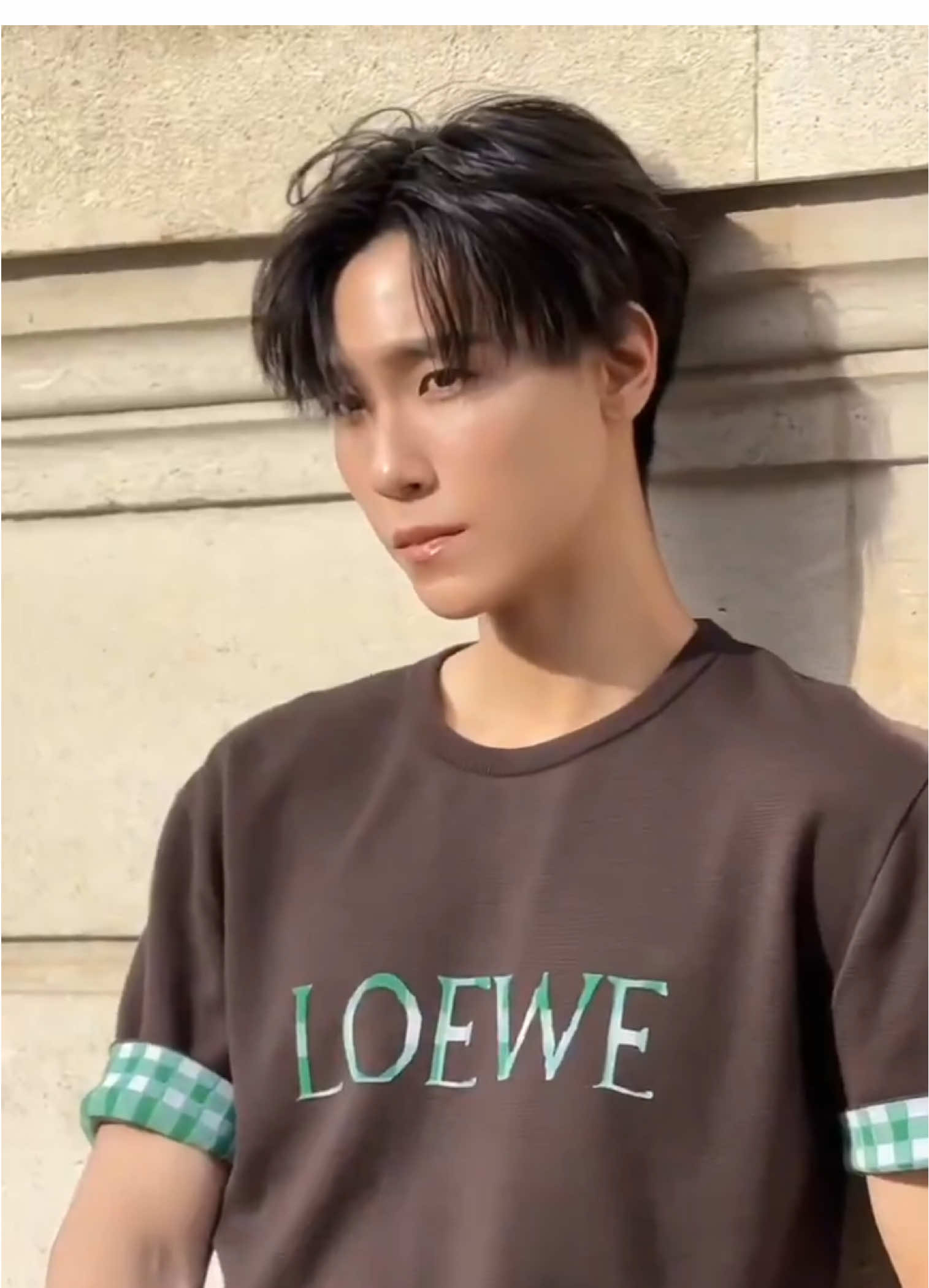 ยืนหล่ออยู่ปารีสแต่สะเทือนมาถึงกทม @junniorrs  #LOEWExJUNIOR #LOEWE #LOEWESS26 #junniorrs 
