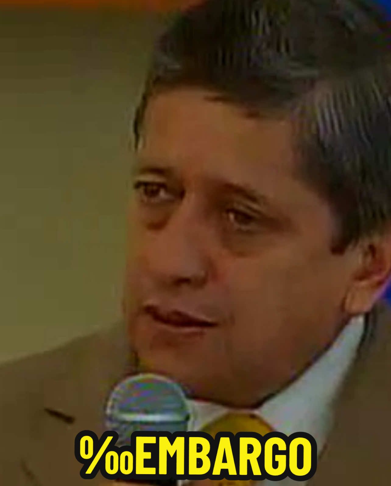 @SRI El servicio de rentas internas SRI ya embargó la propiedad del grupo Noboa, la hacienda Clementina fue embargada por Marx Carrasco que dirigía el SRI y bajo órdenes del prófugo se adueñaron la hacienda para convertir la bananera en pista para sus oscuros intereses oscuro negocio. Hoy en día o hay hacienda ni dinero del remate. #ElAntiborreguista #HaciendaClementina #CorreaDelincuente #ProhibidoOlvidar #GDORC5 