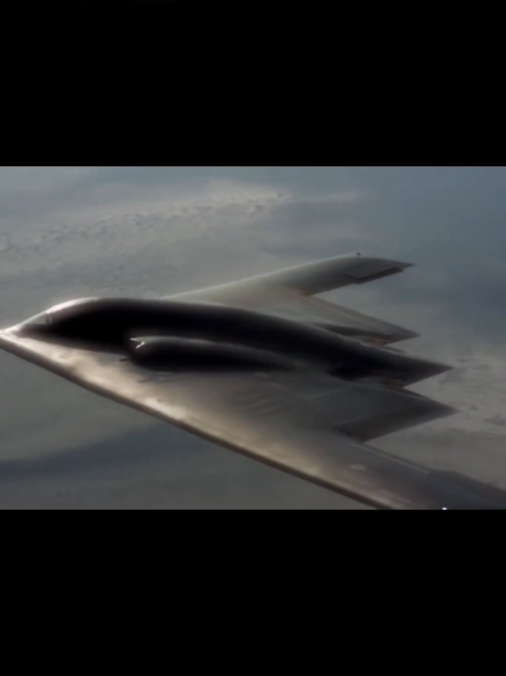 Heh..  #b2 #b2spiritbomber #jet #airforce #fighterjet 
