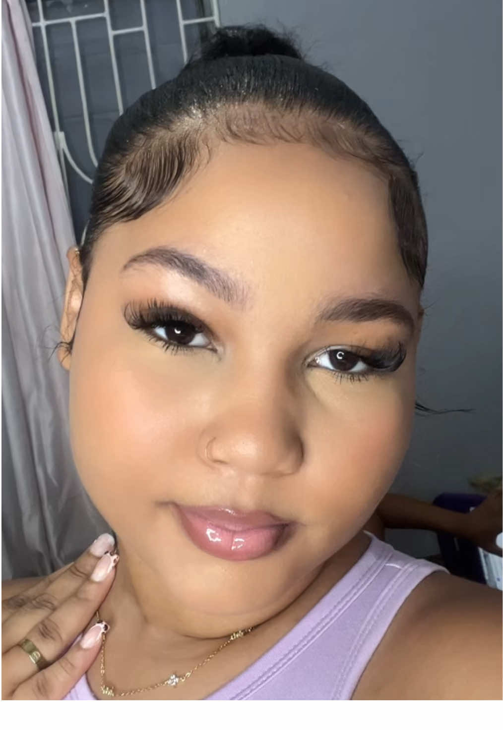 My 5 min minimum makeup look ✨ Products are linked in bio 🩷 #makeuptutorial #nomakeupmakeup #minimalist #minimalmakeup #softgirl 
