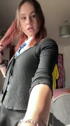 lowk almost fell icl.. but its fine guys!! anyway murray wont tell me where he got his socks so im ragin. || #altgirl #wlw #scottishuniform #draft #fyp 