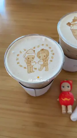 First October coffee date ☕️🎃🤎 #octobermood #octobertiktok #halloweentok #halloween #pumpkinseason 