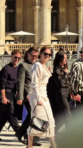 #emmastone #parisfashionweek #louisvuitton #pfw 