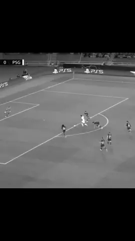 الدفاع بدونه ولا شي #برشلونه #مارتينيز #5 #باريس #دوري_ابطال_اوروبا 