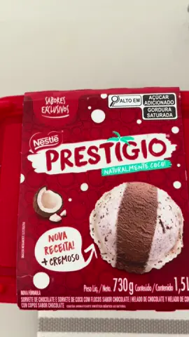 🍫🥥 Eu provei o sorvete Prestígio exclusivo da Nestlé. Ele voltou com receita nova, ainda mais cremosa e uma embalagem linda! Valor: R$22 e valeu cada centavo! Compra: Bahamas É a combinação perfeita: sorvete de chocolate + coco com flocos de chocolate. 😱 Quando abri a tampa parecia a ilustração da embalagem! A parte de coco vem cheia de pedacinhos e o sabor lembra MUITO o chocolate Prestígio. 👉 Super aprovado! Me segue pra mais delícias como essa 😋 Me segue pra mais delícias como essa. #sorvete           #provandodoces       #chocolate #nestle    #prestigio