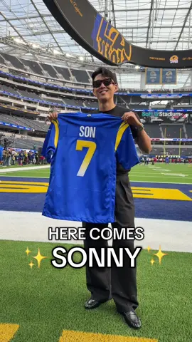 a welcome to the rams house 💙 #LARams #LAFC #sonheungmin 