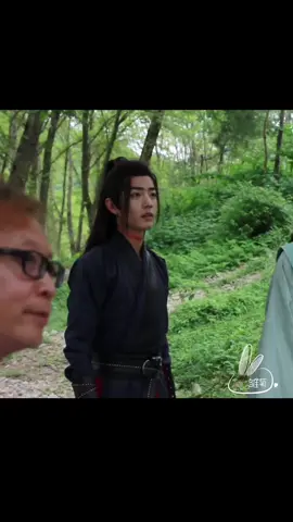 ở đây có nhiều sự dễ thương... #theuntamed #hậutrường #vươngnhấtbác #tiêuchiến #bjyx_9197🐢 