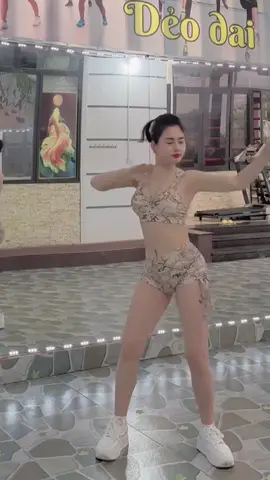 Tập luyện dẻo dai#massage #massageanhthustar 