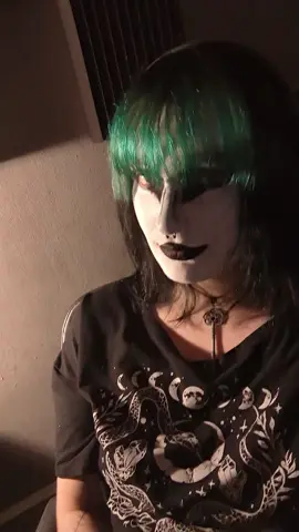 THE VOICE SHIFT MID SENTENCE WAS CRAZY THOOOOO I AIN'T EVEN GONNA LIE  #trans #wlw #philly #goth #lgbtq