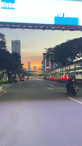bebas di save. Jakarta Bagian Selatan #sudirman #gbk #scbd 