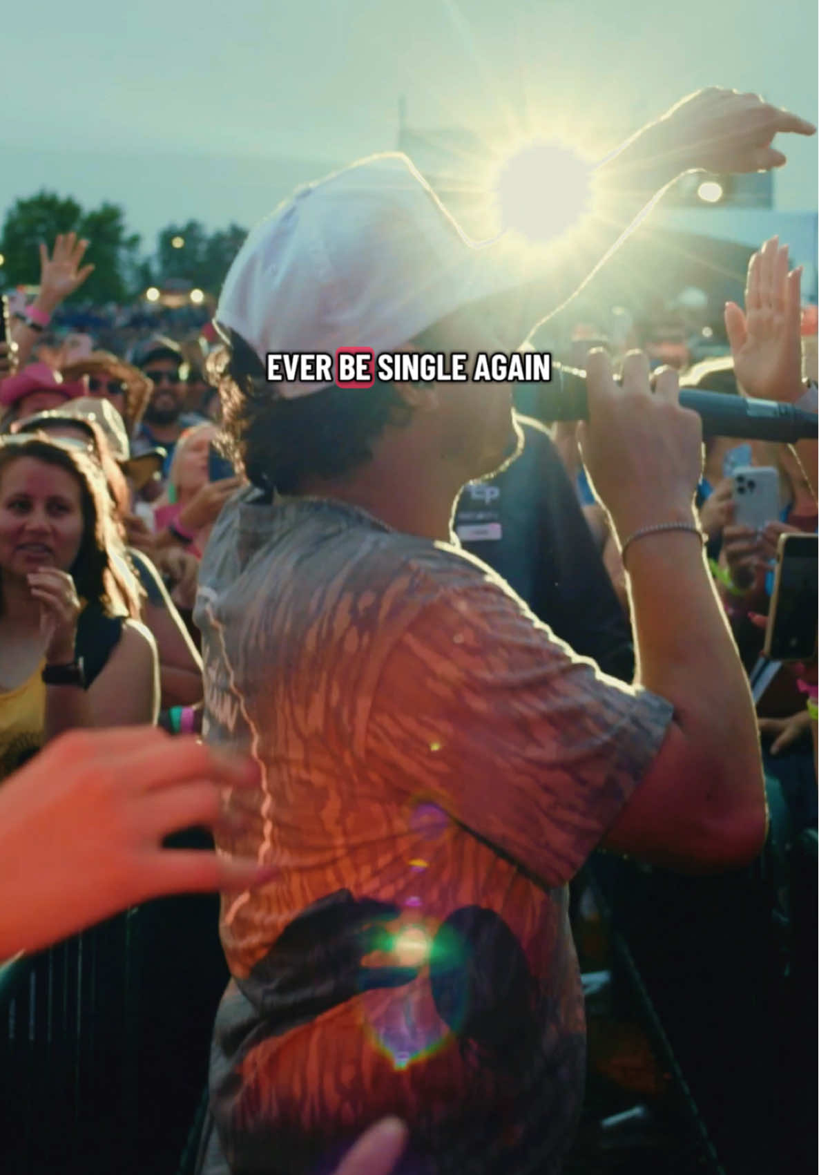 THAT YOU USED TO HIT UP #countrymusic #OnTour #musictok #crowd #Relationship 