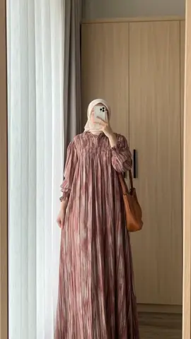 🌟 Tampil anggun & nyaman setiap hari dengan HEELAN DRESS by ZIYA 🌟 ✅ Bahan rayon premium, adem & jatuh ✅ Friendly untuk bumil & ibu menyusui ✅ Desain simpel tapi tetap mewah ✅ Cocok dipakai santai ataupun acara  #dress #dresscantik #dresswanita #fypシ #fyp 