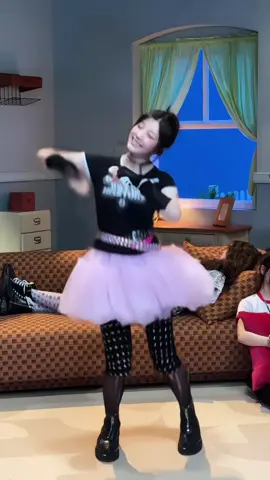 que odio, to sem internet desde que cheguei da escola 12h20 e so vai voltar 5h de amanha 🖕🖕🖕 #fyp #fancam #dafnecams #wonhee #illit 