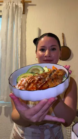 Life at mi casita en México means simple, homemade dinners that feel special. Tonight I made teriyaki bowls 🍲✨ Join me in the kitchen as I chop, cook, and share what dinner looks like in our home in Mexico. 🏡 #livinginmexico #señoravibes 