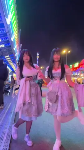 matchingg hihi 💗 @twitch.tv/upminaa  #wiesn #oktoberfest 