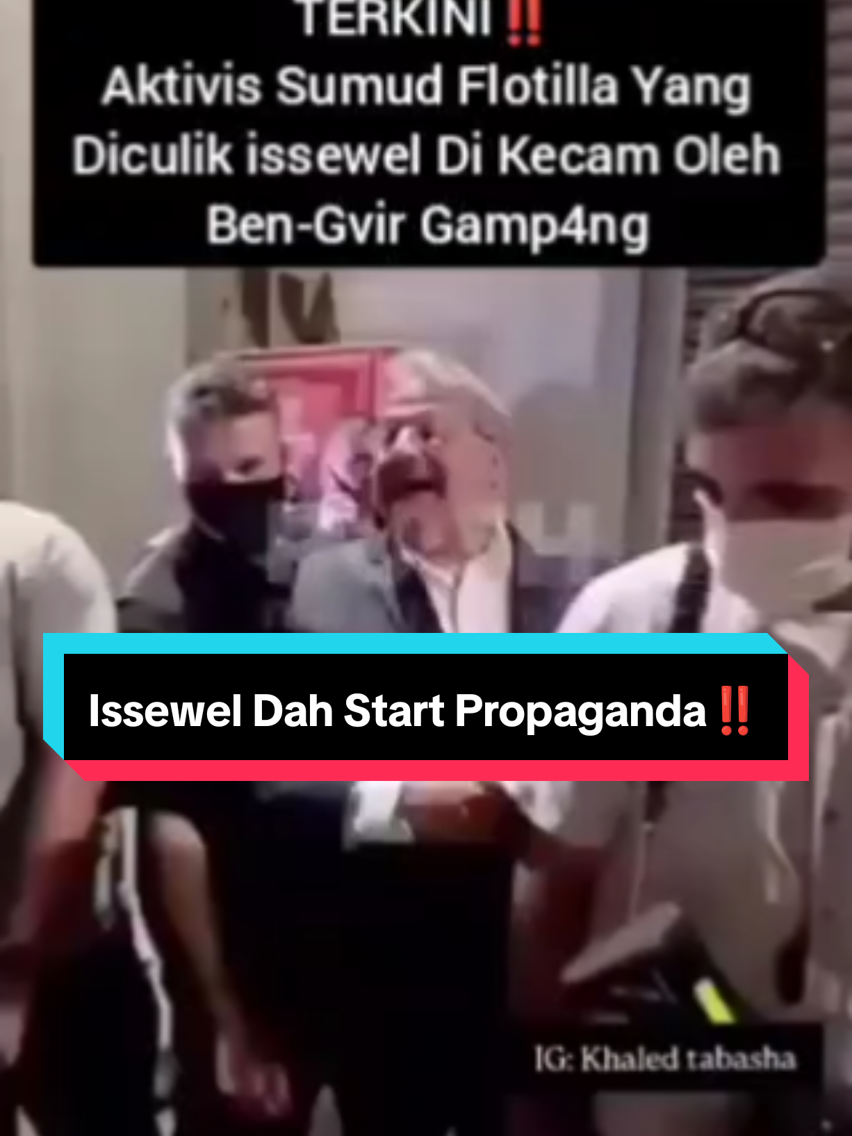 UPDATE TERKINI‼️ DAH START MAIN PROPA‼️ Pertama sekali kita tak share video ni sebab percaya propaganda mereka tapi sebab kesian pengganas Ben Gvir ni 'try hard' betul nak bagi nampak peserta GSF pula macam pengganas. Bila peserta mula laung Free Free Palestine terus cut video. Kedua dia kata ada satu je kotak bantuan padahal team Sumud Nusantara yang beli, pek dan agih bantuan untuk dibawa dalam majoriti kapal dan kita dah tunjuk video di medsos kita. Ketiga sebab saat 0.06 tu nampak macam Kakja, Ika (The Helmis) dan geng-geng kitalah dalam video tu. Semangat depa tinggi, masa ditangkap pun cukup gagah dan redha. Kakja dan Ika khususnya, dua peserta akhir yang SN pilih untuk join flotilla sebab depa sanggup lari dari Madinah untuk join. Nanti saya cerita lagi kisah mereka. Sini jam 3am dah. @nadiralnuri2022  #stand4sumud 