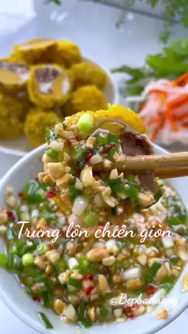 Trứng lộn chiên giòn. Hôm nào mọi người thử làm món này cho chồng mình lai rai di#bepbaduong #anvatcungtiktok #xuhuong #monanngon #trungchien 