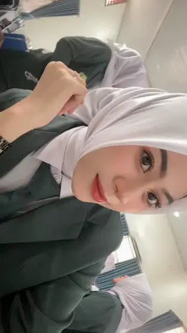 Nikah dulu atau mapan dulu? S1+Profesi dulu☺️🙏🏻
