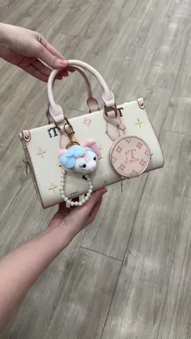 Chiếc túi mang vibe ngọt ngào, cho ngày thêm tươi 🌸 #itmkchi #tuixachnu #bags 