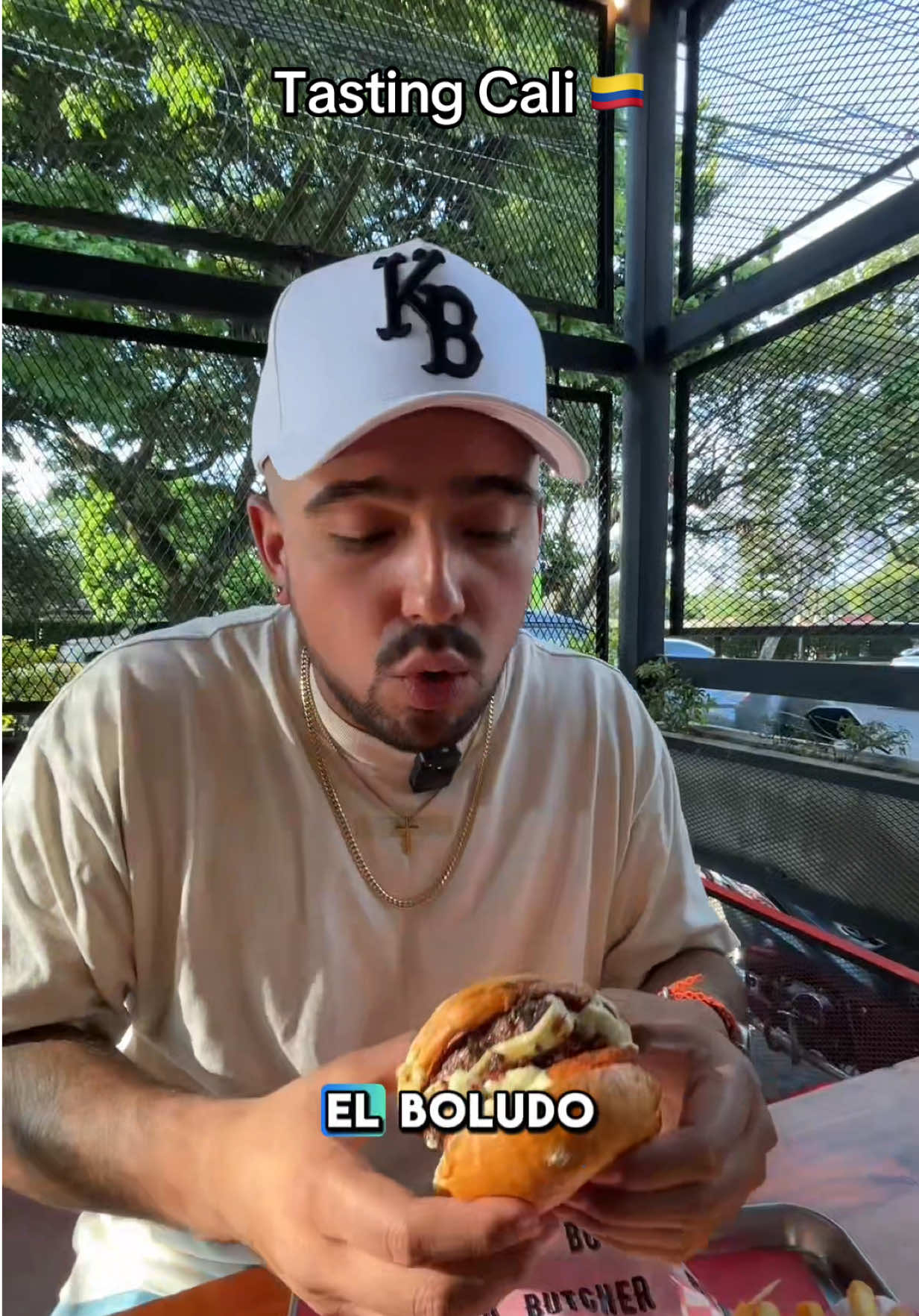 Nueva serie Tasting Cali! 😮‍💨 Voy a probar diferentes restaurantes en Cali que me recomienden! 🇨🇴 #food #colombia #fyp #parati #messi 