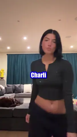 Charli D'Amelio solo quería bailar 🥹 #CharlieDamelio #Viral #nostalgia #influencers #Tiktok #KhabyLame #Skymexico
