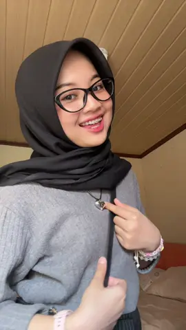 hi! aku netta usia 22 tahun, bukan bocil masih sma, smp, apalagi sd 🤗 #lirikjawa 