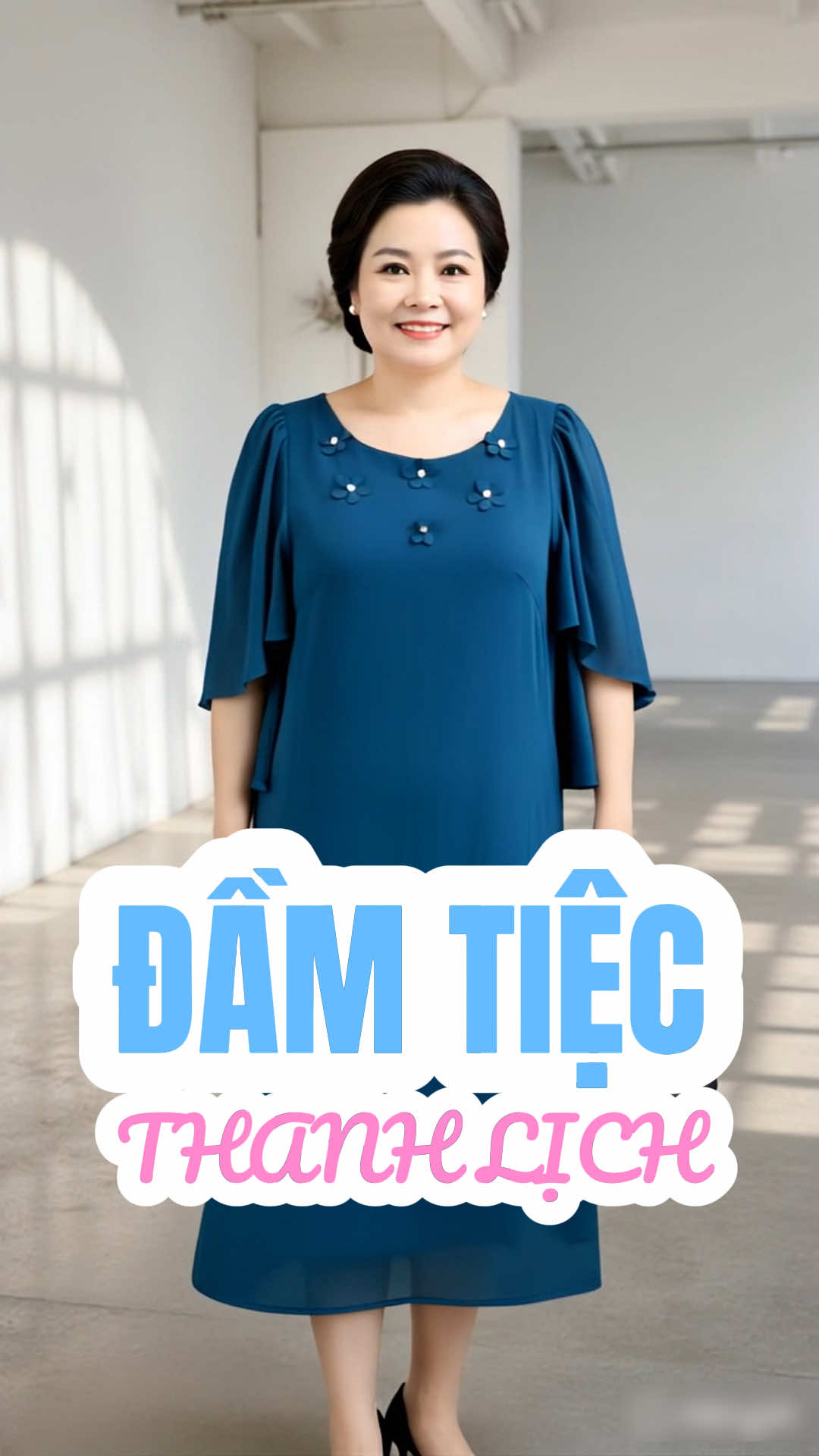 Một chiếc đầm voan duyên dáng phù hợp với tuổi trung niên, dành tặng cho các Chị và các Mẹ mặc đẹp trong những dịp quan trọng. @Mặc đẹp phối xinh ✨  @Mặc đẹp phối xinh ✨  @Mặc đẹp phối xinh ✨ #thoitrangnu #macdepphoixinh #macdepphoixinh2025 #trungnien #thoitrangtrungnien #damthietke #damdutiec #damtrungniensangtrong #damtrungniendutiec #damtrungnienbigsize #setdodutiec 