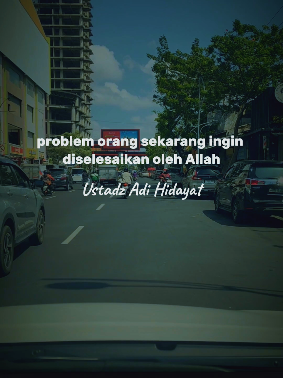 Jadi apapun, jangan lupa untuk selalu dekat dengan Tuhanmu. 